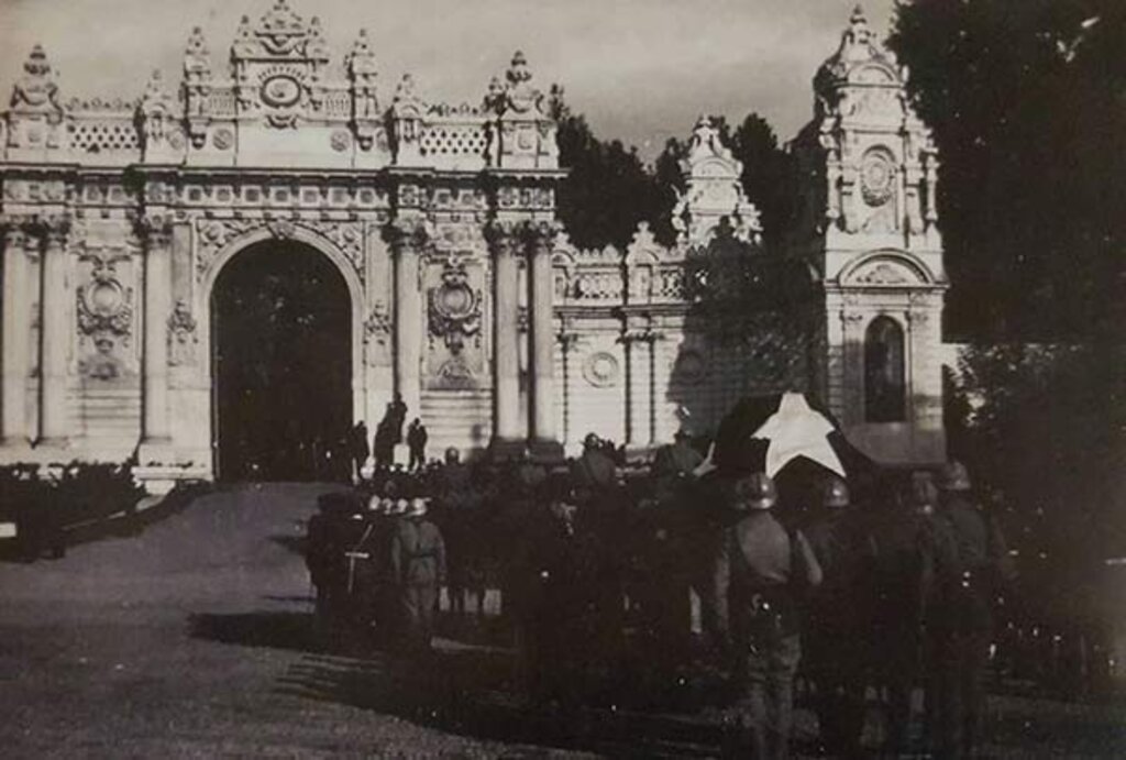 Atatürk'ün cenaze töreninden görmediğiniz fotoğraflar
