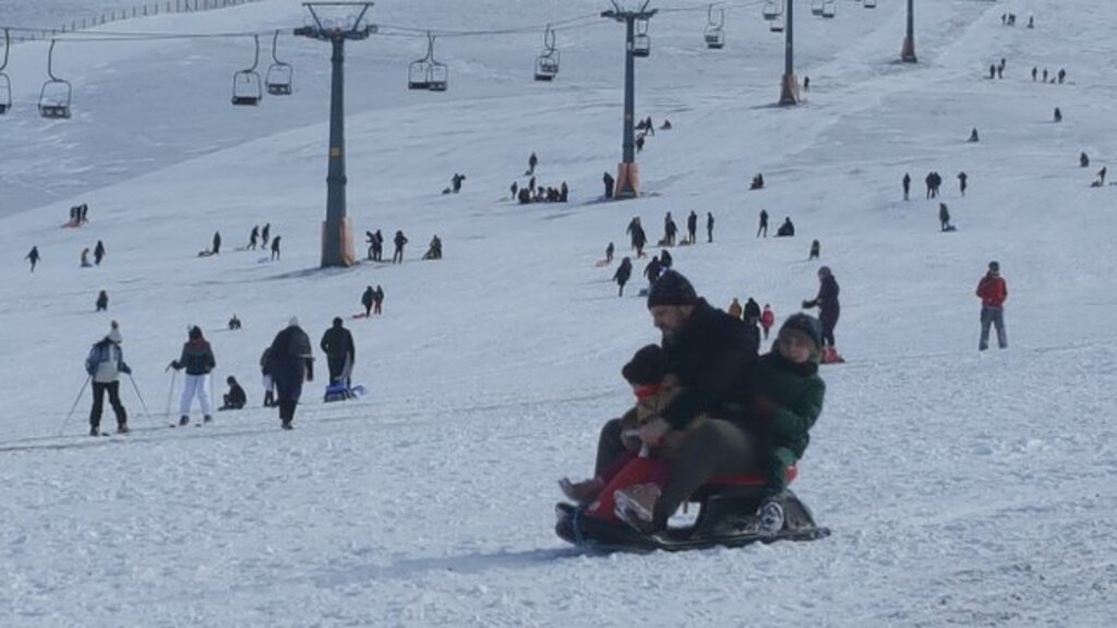Ladik Akdağ Kayak Merkezi karne tatili sonrası tıklım tıklım doldu