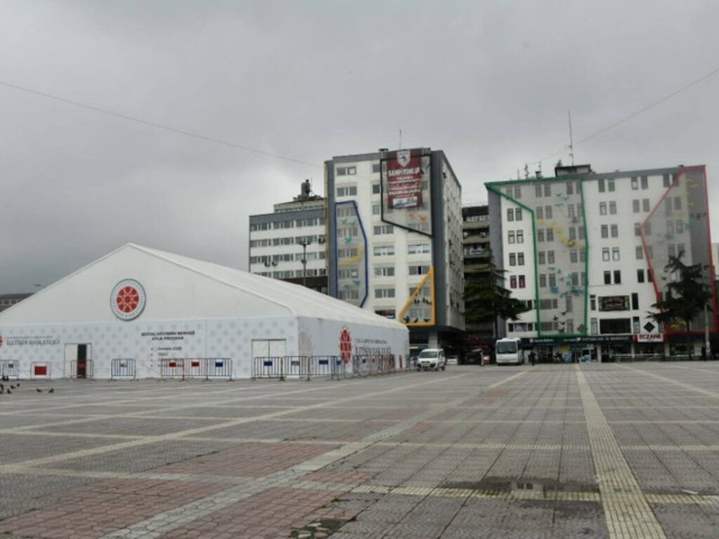 Samsun'da KoronaVirüs nedeniyle cadde ve yollar bomboş
