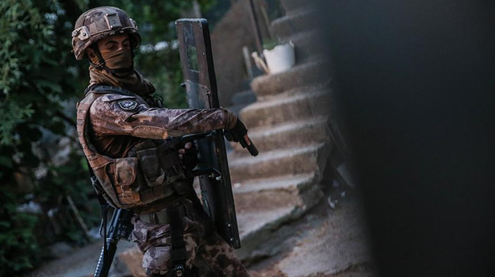 DAEŞ operasyonlarında 233 gözaltı!