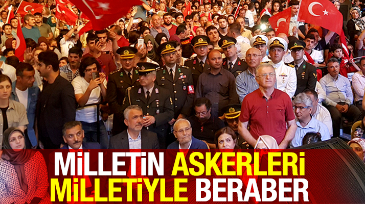 Samsun'da 15 Temmuz'un yıl dönümünde komutanlar Cumhuriyet Meydanına geldi