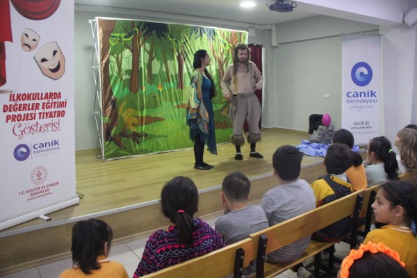 Canik ilçesinde okullarda Değerli Macera çocuk oyunu sahnelendi
