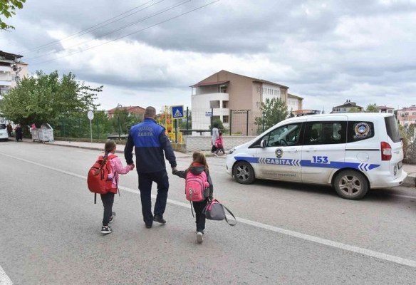 Samsun Tekkeköy Belediyesi zabıta ekipleri ile çocuklar güvende