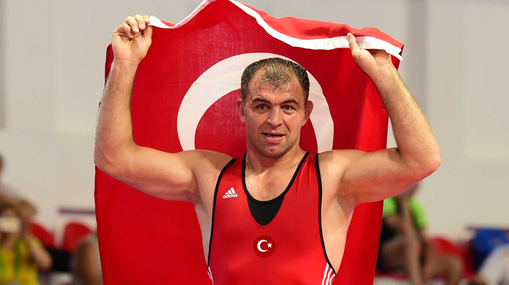 Samsun olimpiyatlarında Türk güreşçiler grekoromende 3 altın madalya kazandı