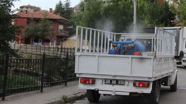 Havza'da sokaklar ilaçlandı