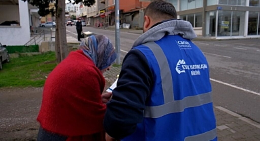 Samsun'da Canik Belediyesi ihtiyaç sahiplerine destek çıkıyor