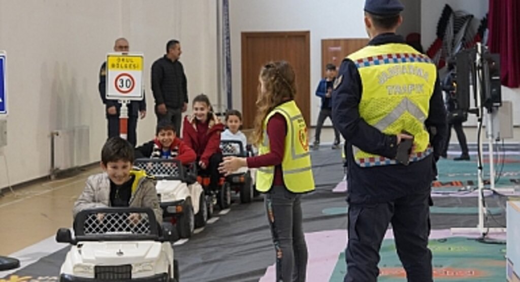Samsun'da Çarşamba Belediyesi çocuklara trafik bilincini aşılıyor