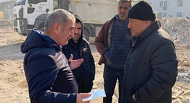 Fuat Köktaş deprem bölgesine yardım malzemeleri ulaştırdı