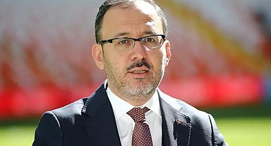 Samsun 19 Mayıs Stadında ki zemin kayması ile ilgili Bakan açıklama yaptı