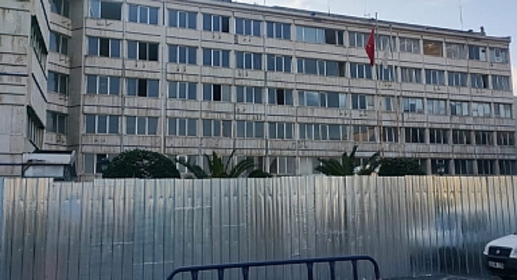 Samsun Büyükşehir Belediyesi hizmet binasında yıkım hazırlıkları başladı