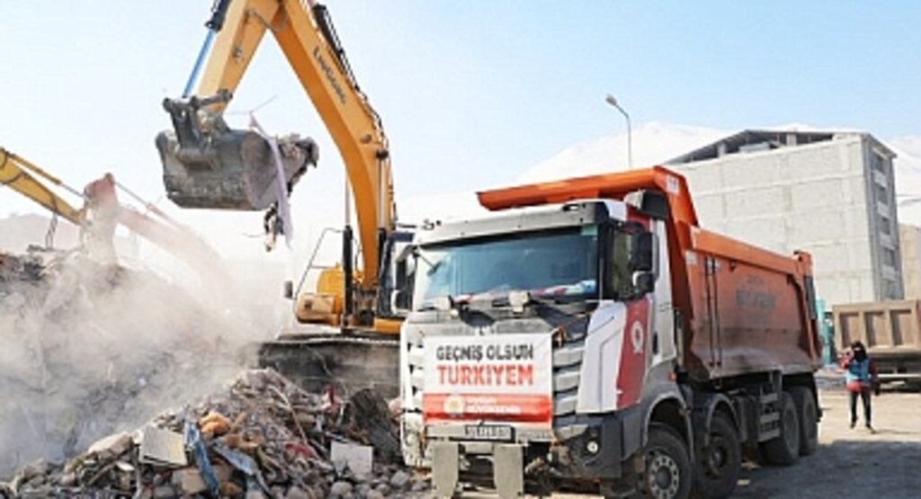 Samsun Büyükşehir Elbistan'da 400 bina enkazını kaldıracak