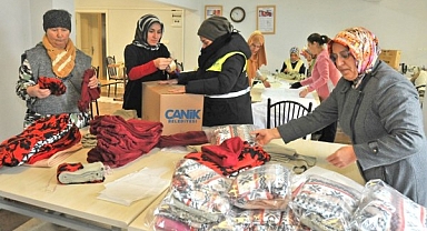 Canik Hanımlar Konağı kursiyerleri depremzedeler için seferber oldu