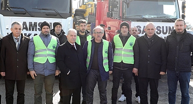 Samsun'da İlkadım Belediyesi iş makinelerini deprem bölgesine gönderdi