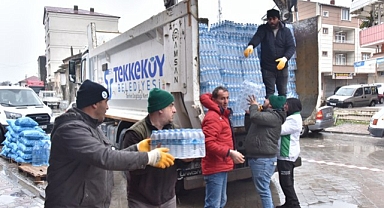 Samsun'da Tekkeköy Belediyesi deprem bölgesi için yardım hareketi başlattı