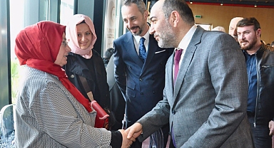 AK Parti Samsun Milletvekili aday adayı Üstün temayülde ilgi ile karşılaştı