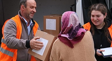 Atakum Belediyesi'nden ihtiyaç sahipleri ve depemzedelere gıda desteği