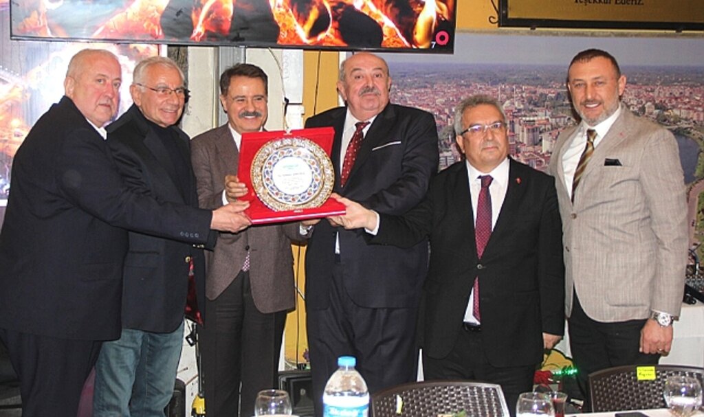 Samsun Çarşambalılar Vakfı Başkanı Sarıoğlu'na veda yemeği düzenlendi