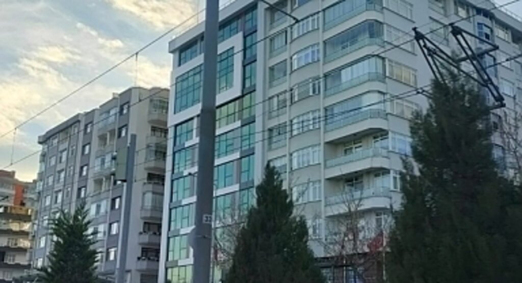 Samsun'da kaçak katı olan binaya taşınan Büyükşehir'den kaçak yapı ile mücadele açıklaması