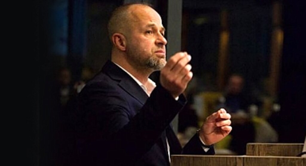 Samsun'da Op.Dr. Tolga Önder kadınları uyardı! Topuklu ayakkabı varise neden olabilir