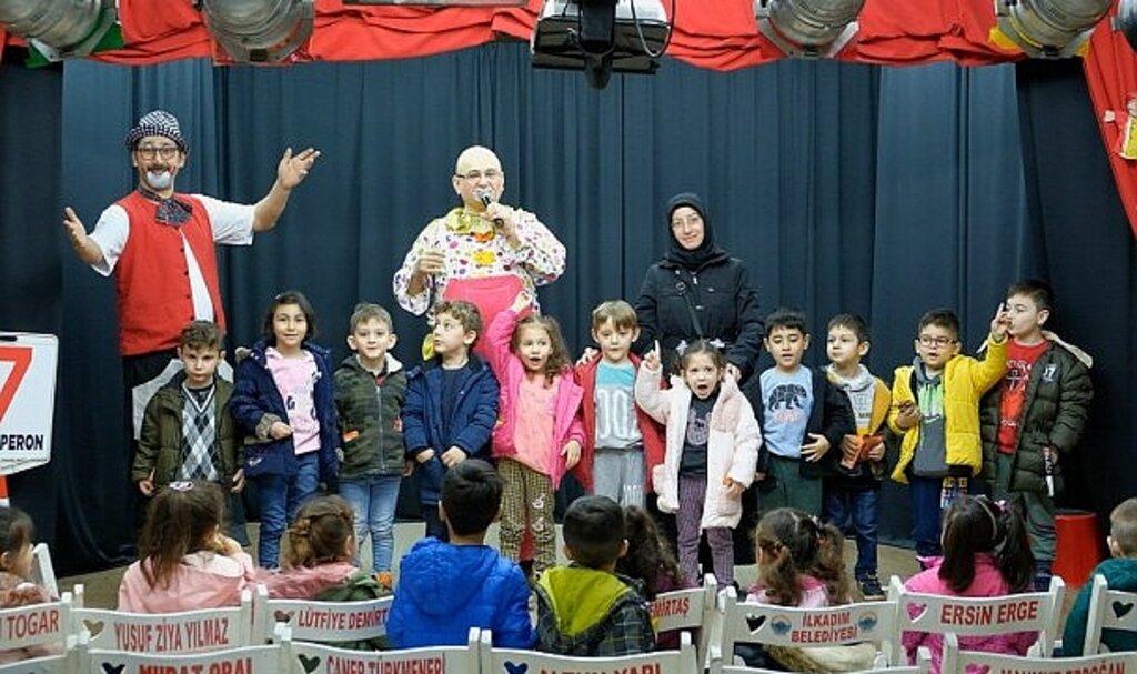 Samsun'da Sıbyan Okulu öğrencileri tiyatro oyununda buluştu