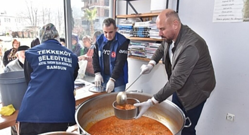 Samsun Tekkeköy Belediyesi'nden Ramazan sofralarına sıcak yemek