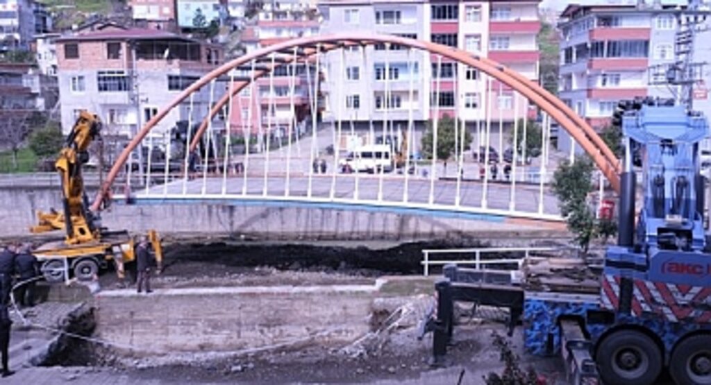 Samsun Tekkeköy'de bulunan Kirazlık Köprüsü yeni yerine taşındı