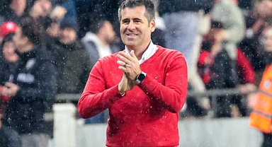 Samsunspor liderliğe yükseldi! Hüseyin Eroğlu'nun kırmızı kazak uğuru sürüyor