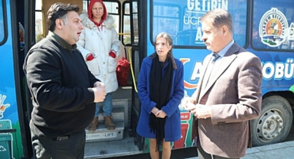 Atakum Belediyesi'nin Katık Otobüsü depremzedeler için faaliyet gösterdi