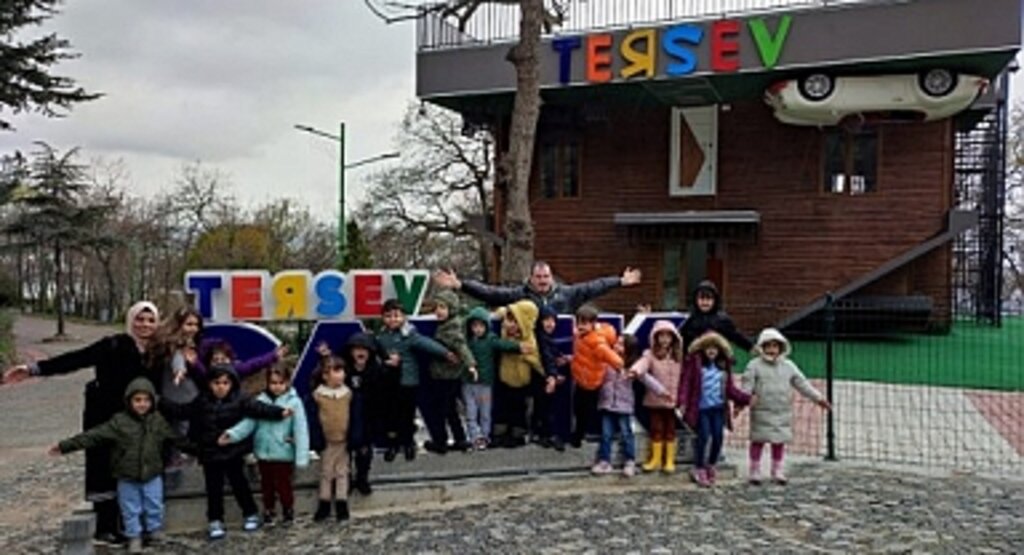 Samsun'da Canik Belediyesi tarafından ilçeye kazandırılan ters ev büyük ilgi görüyor
