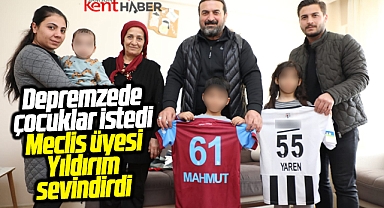 Samsun'da meclis üyesi Yıldırım depremzede çocukların istediği formaları teslim etti