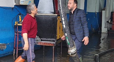 Samsun'da selin ikinci kez vurduğu Gülsan'da esnaf kara kara düşünüyor