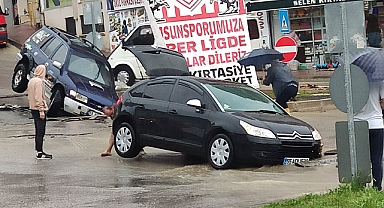 Samsun'u sel vurdu! 1 kişi öldü! Araçlar sular altında kaldı