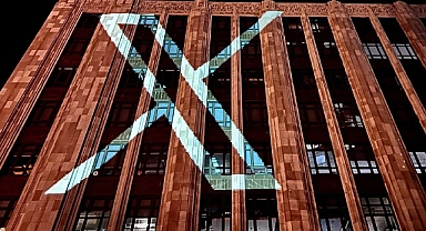 Twitter'ın kuş logosu gitti, yerine X logosu geldi