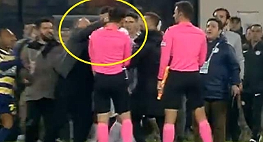 Hakem Halil Umut Meler'e Faruk Koca'nın yumruk atma anı