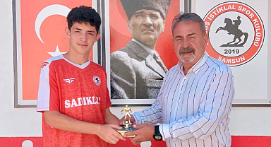 Samsunspor 16 yaşındaki Ege Özsoy'u transfer etti