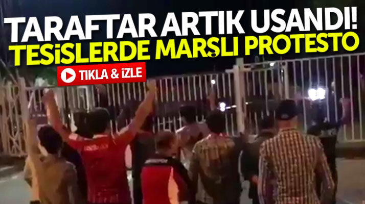 Samsunspor taraftarından Alpay Özalan'a marşlı istifa çağrısı