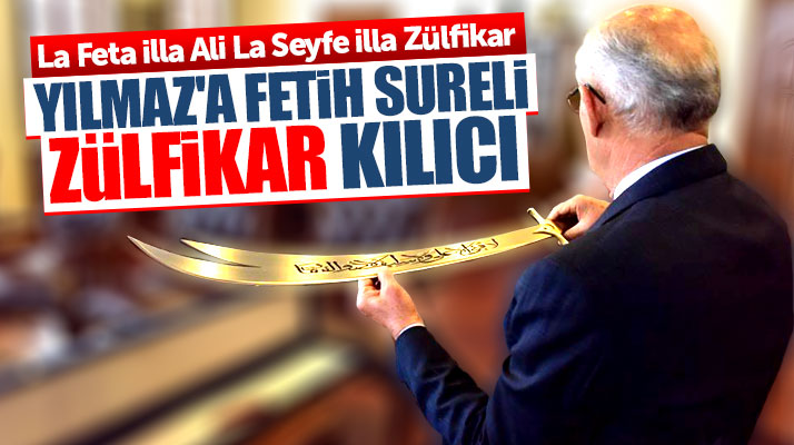 Tuncer Üçüncüoğlu, Yusuf Ziya Yılmaz'a fetih süreli Zülfikar kılıcı hediye etti