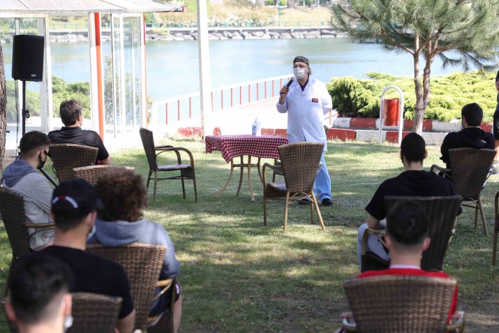 Yılport Samsunspor'da Covid-19 semineri verildi