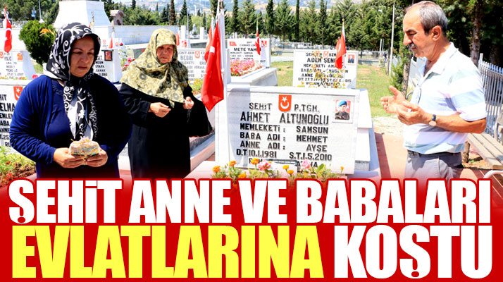 Samsun'da şehit anne ve babaları arefe günü evlatlarının kabirleri başında dualar etti