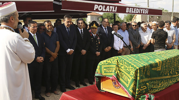 Eylül Yağlıkara'nın cenazesi toprağa verildi! Boğularak öldürülmüş!