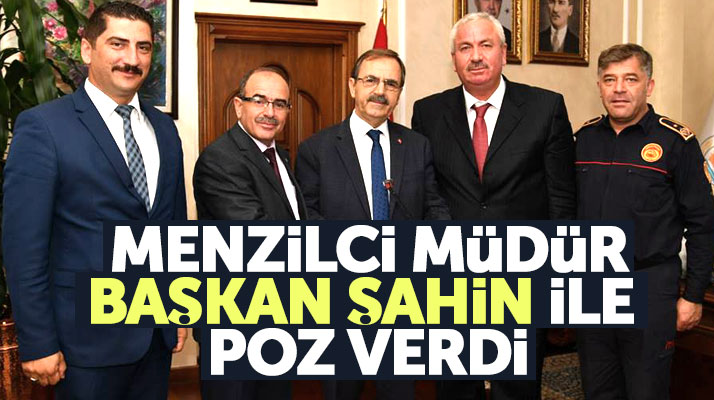 Zihni Şahin, Samsun İtfaiyesine atanan menzilci müdür ile poz verdi