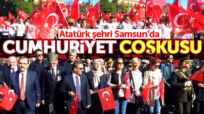Samsun'da Cumhuriyet Yürüyüşüne vatandaşlar Türk Bayrakları ile eşlik etti