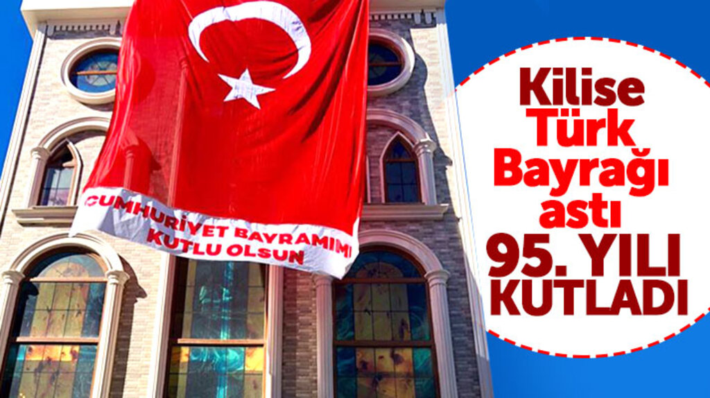 Samsun'da Protestan Kilisesi Türk Bayrağı astı Cumhuriyetin 95'inci yılını kutladı