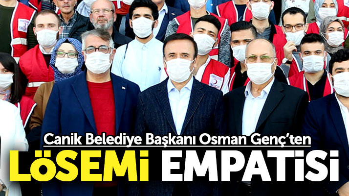 Canik Belediye Başkanı Osman Genç, lösemiye dikkat çekmek için maske taktı