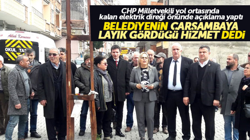 Neslihan Hancıoğlu Çarşamba ilçesinde yol ortasında bulunan elektrik direği önünde açıklama yaptı