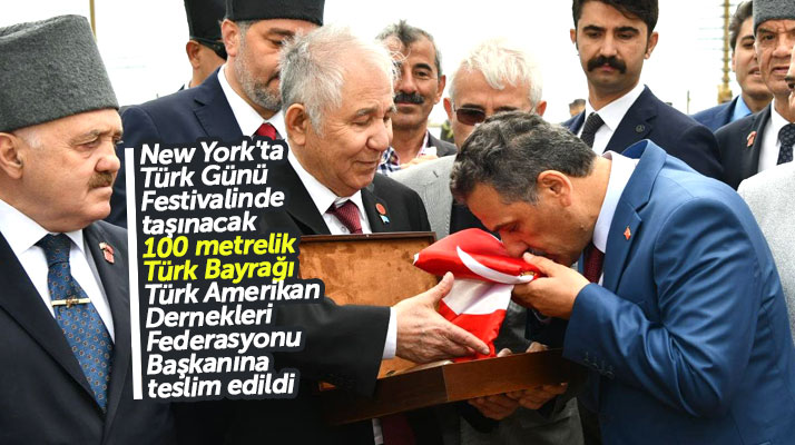 Samsun'dan teslim edilen Türk Bayrağı New York'a Türk Günü yürüyüşünde taşınacak