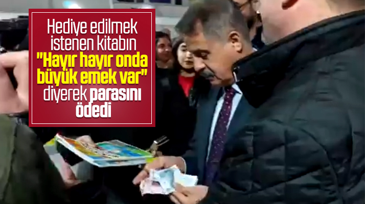 Cemil Deveci hediye edilmek istenen kitabı ücretini ödeyerek aldı