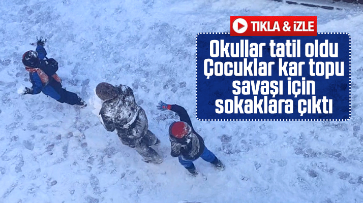 Samsun'da okullar tatil olunca, çocuklar karın keyfini kar topu oynayarak çıkarttı