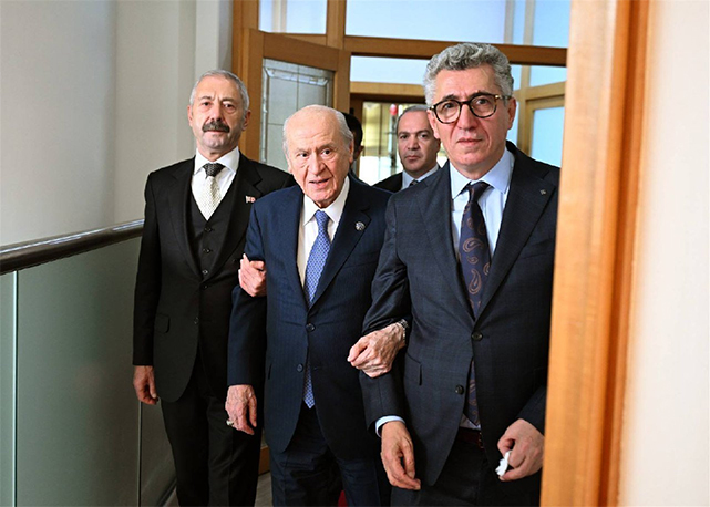 Sedat-Şahin-ve-Burhanettin-Saral'ın-barıştığı-anların-fotoğrafları