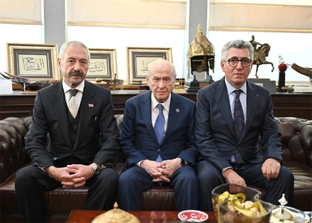 Samsun-Bafralı-Sedat-Şahin-ile-Sarallar-ailesi-el-sıkışıp-barıştı!